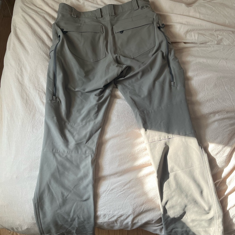 KUIU Men's Gray Attack Cargo Pants - Picture 3 of 5